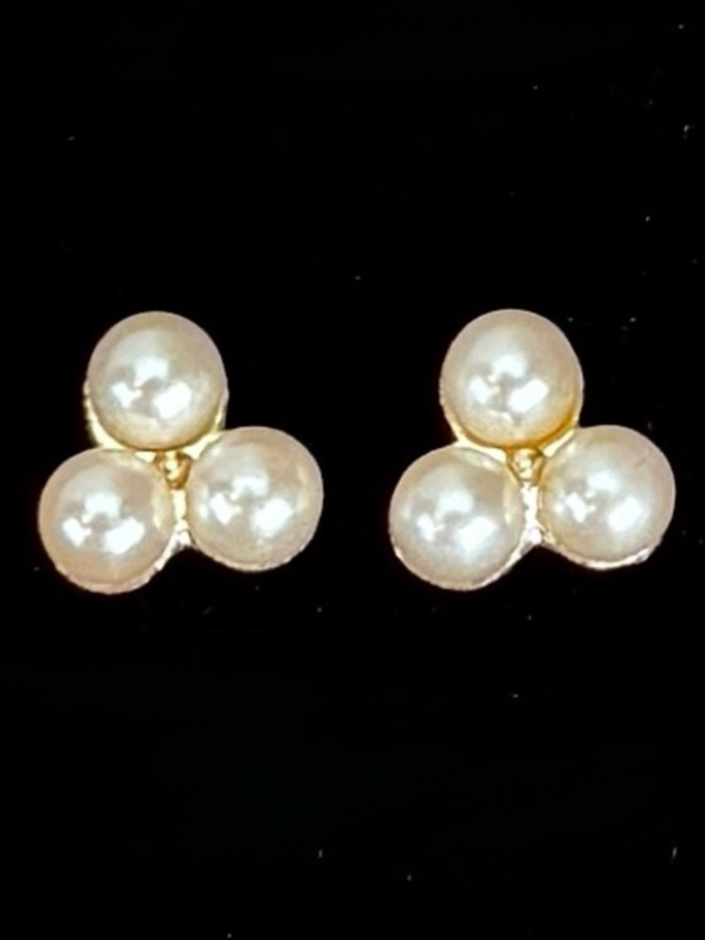 Elegant Goldtone and Cream Faux Pearl Stud pierced Earrings
